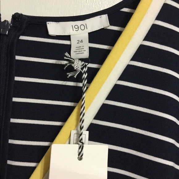 Striped Wrapped Dress - Picture 5 of 5